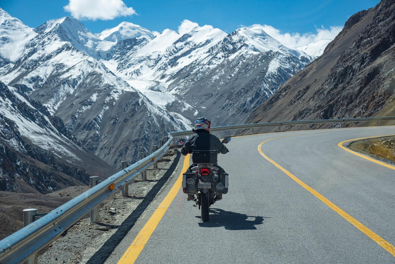 Motorbike adventure in the mountains of Pakistan
