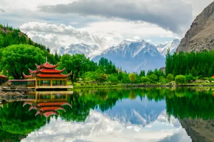 Lower Kachura Lake and mountain scenery in Skardu